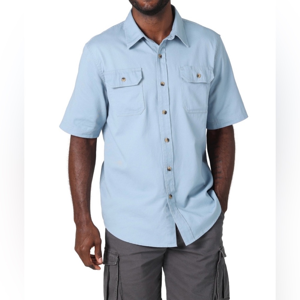 Brand New Wrangler Men's Short Sleeve Woven Shirt  Color: Faded Blue
